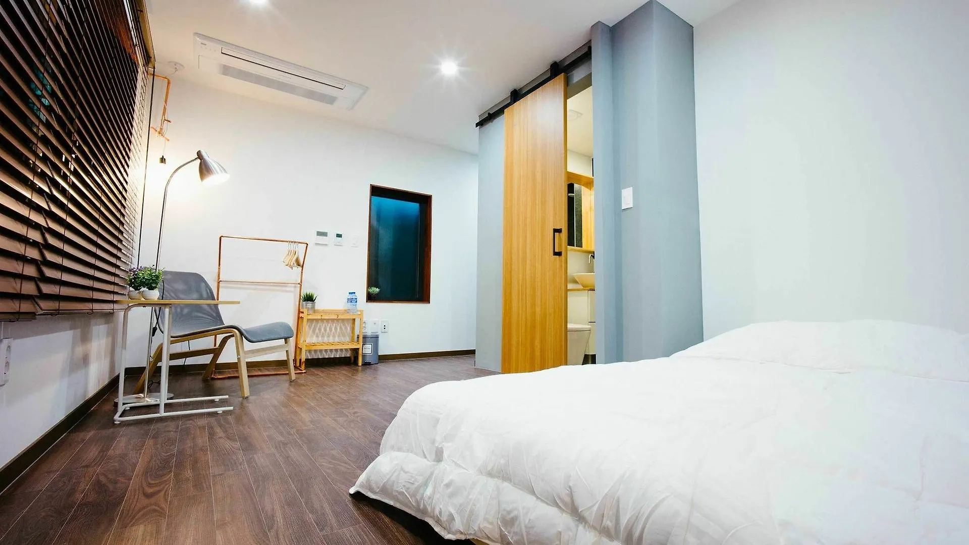 Morning Dew Guesthouse Busan 2*,