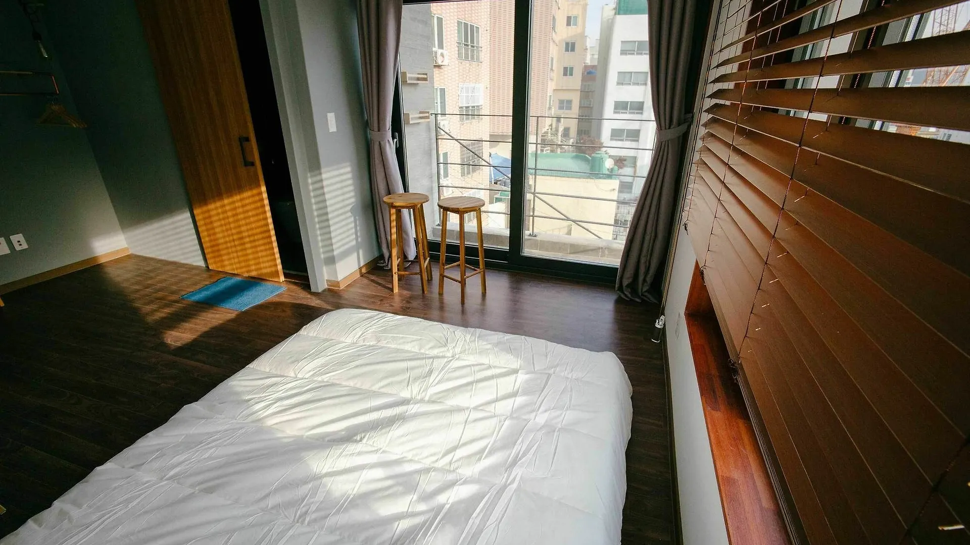 Morning Dew Guesthouse Busan 2*,  South Korea