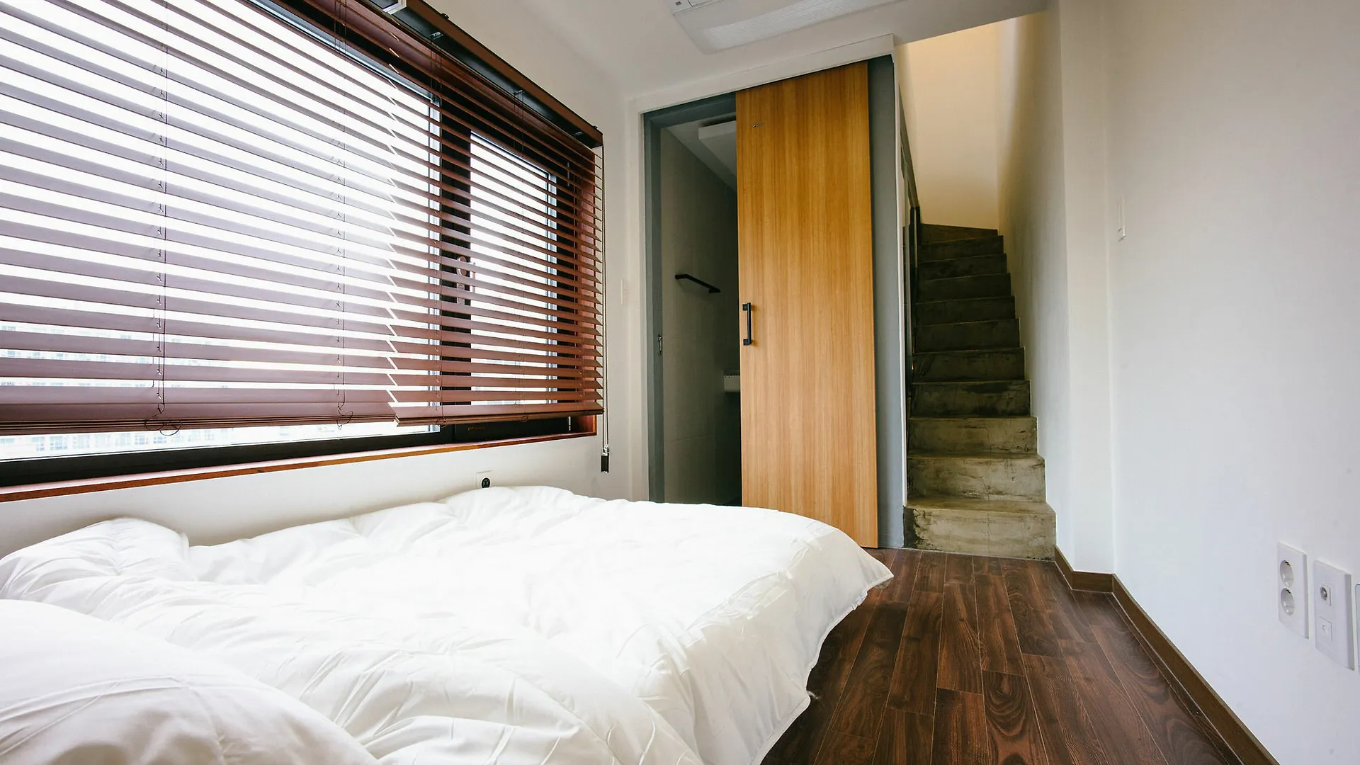Morning Dew Guesthouse Busan 2*,  South Korea